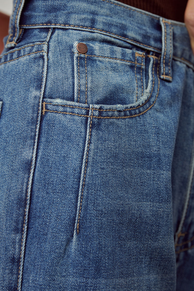 Gwenyth High Rise Straight Jeans